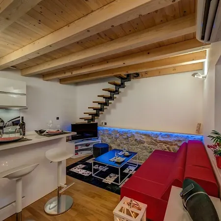 Modern And Cozy Little House Mia
