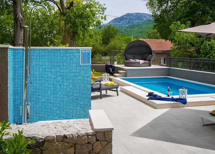 Modern And Cozy Little House Mia Dugopolje