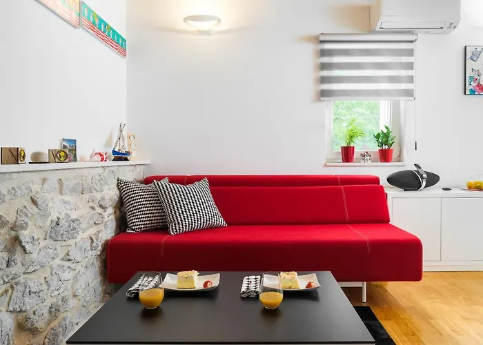 Casa de Férias Modern And Cozy Little House Mia Dugopolje